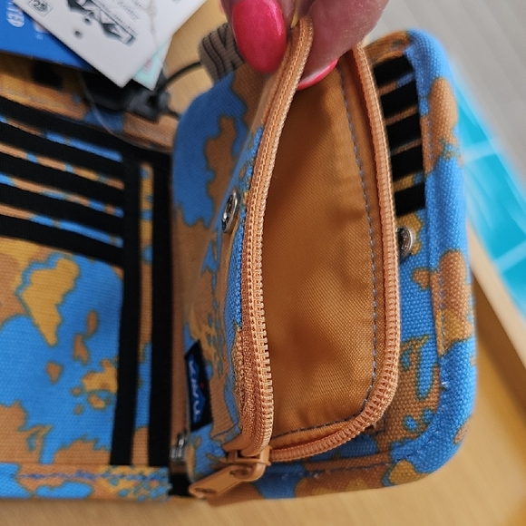 Kavu Blue and Tan Wallet - Picture 8 of 11